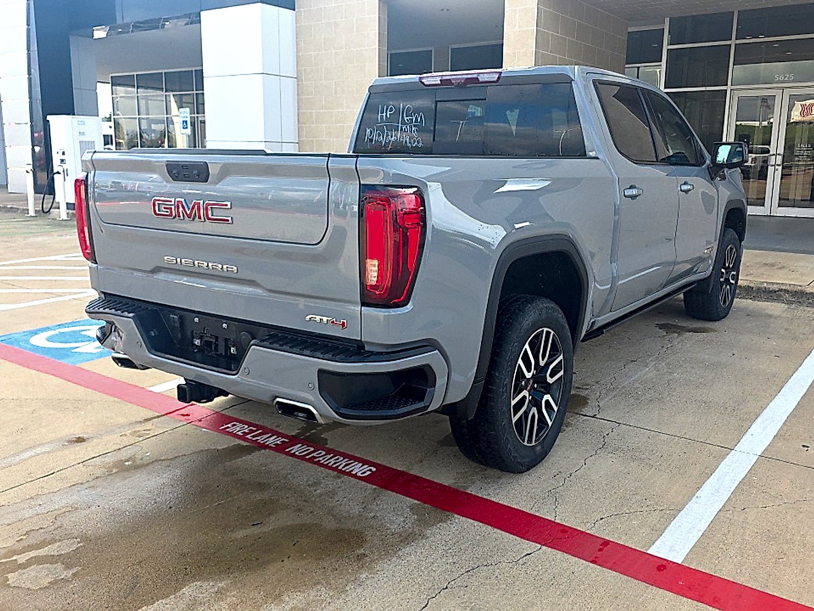 2025 GMC Sierra 1500 AT4