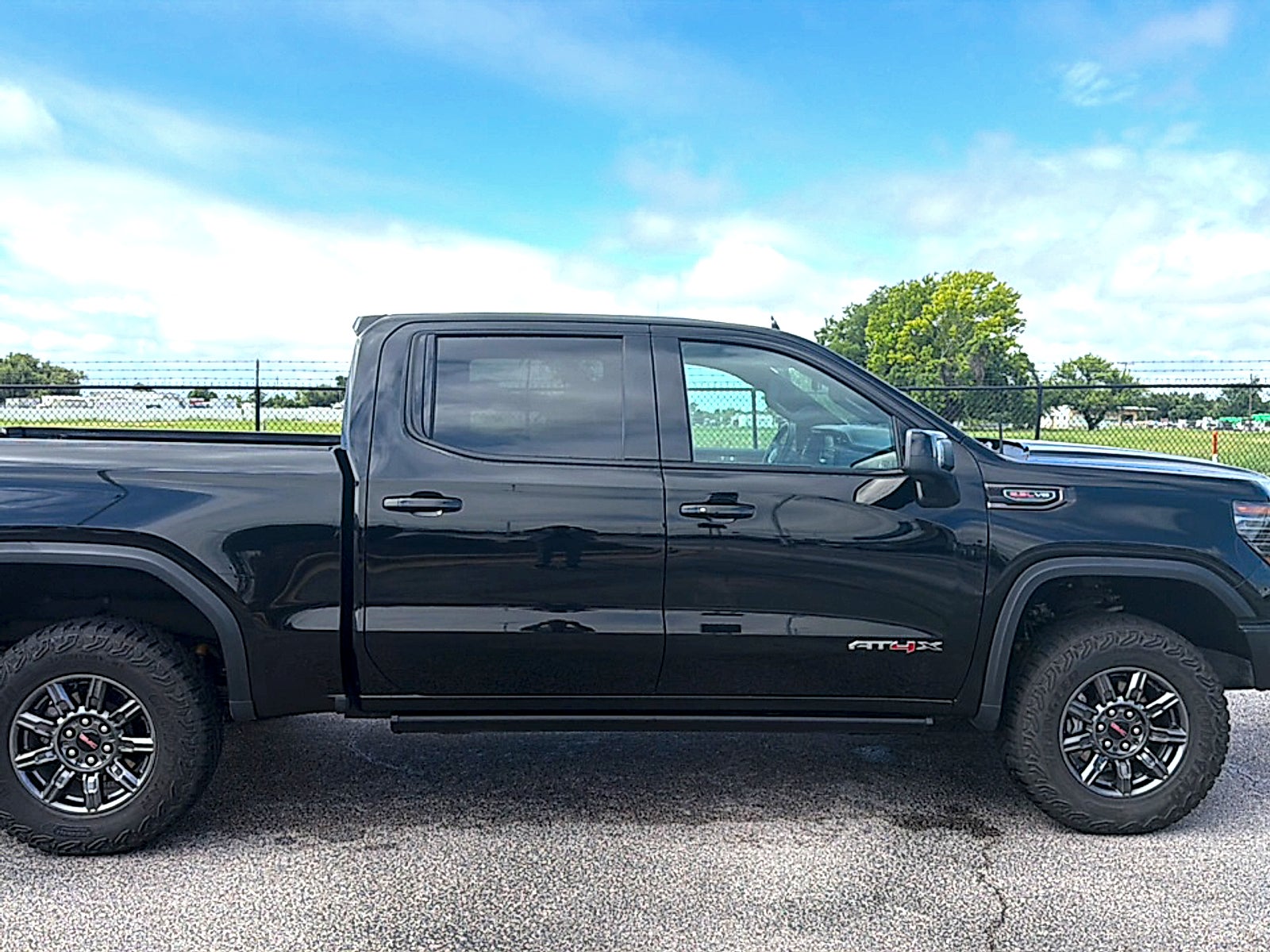 2024 GMC Sierra 1500 AT4X