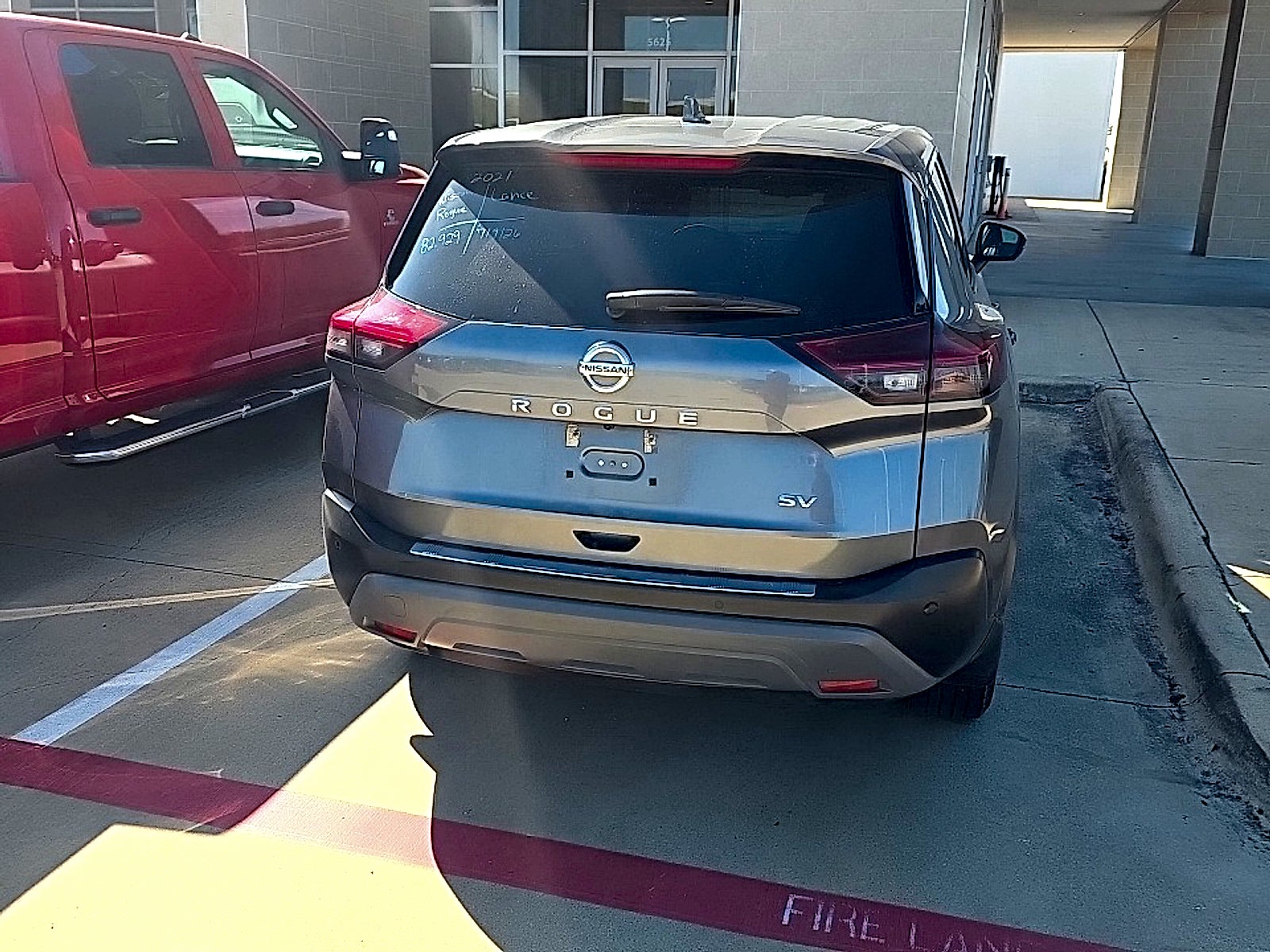 2021 Nissan Rogue SV FWD