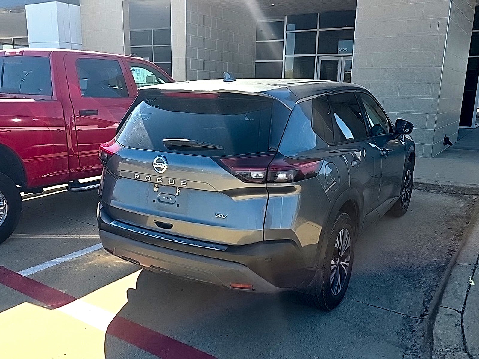 2021 Nissan Rogue SV FWD