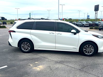 2021 Toyota Sienna XLE