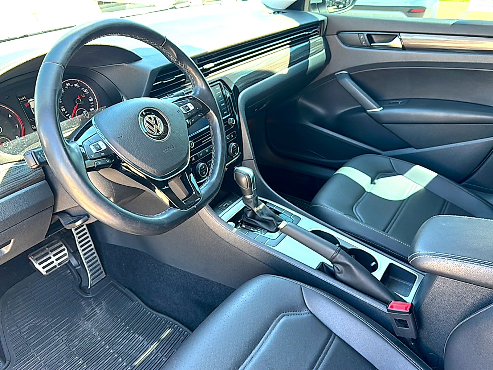 2020 Volkswagen Passat 2.0T R-Line