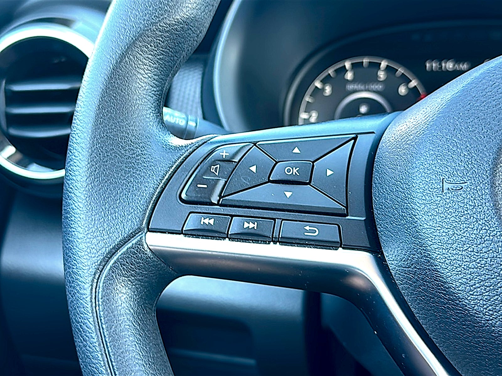 2024 Nissan Kicks SV Xtronic CVT