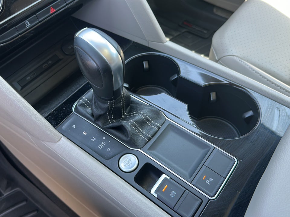 2022 Volkswagen Atlas 2.0T SE w/Technology