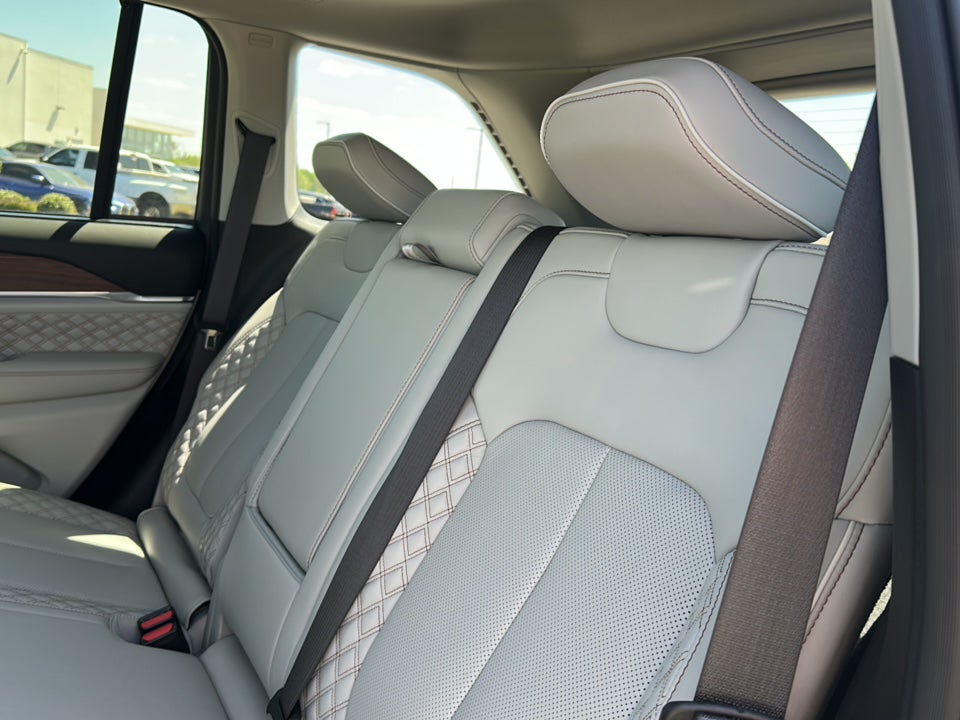 2023 Jeep Grand Cherokee Summit 4x2