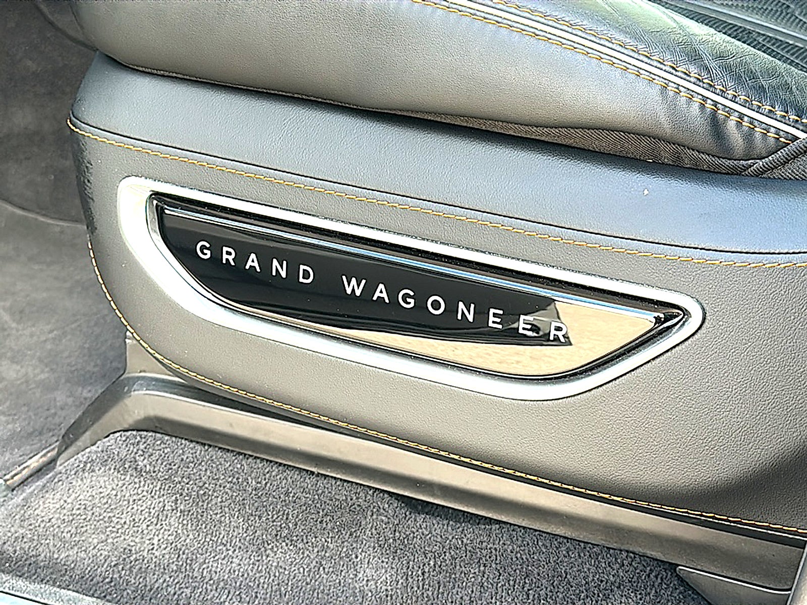 2023 Jeep Grand Wagoneer Series III Obsidian