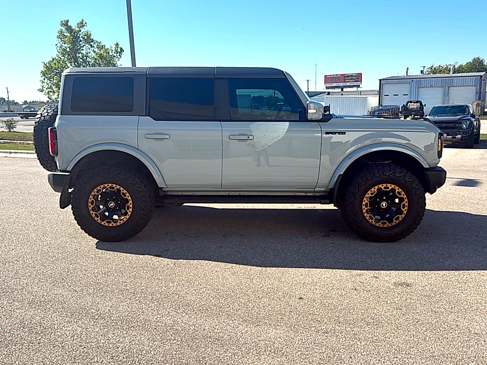 2022 Ford Bronco Outer Banks