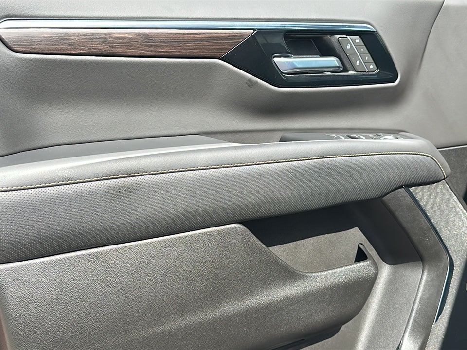 2025 Chevrolet Tahoe 4WD Premier