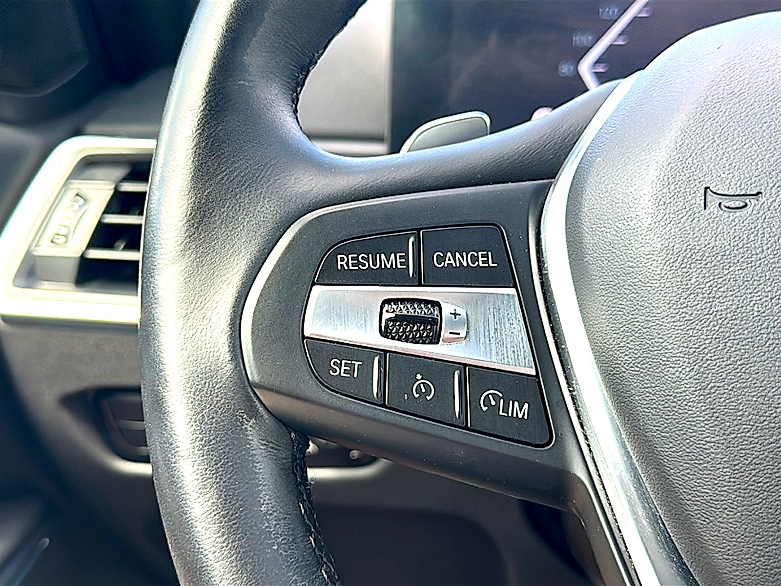 2024 BMW 3 Series 330i