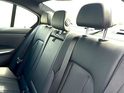 2024 BMW 3 Series 330i