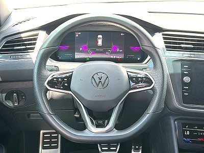 2023 Volkswagen Tiguan SE R-Line Black