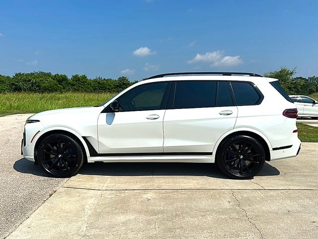 2025 BMW X7 M60i