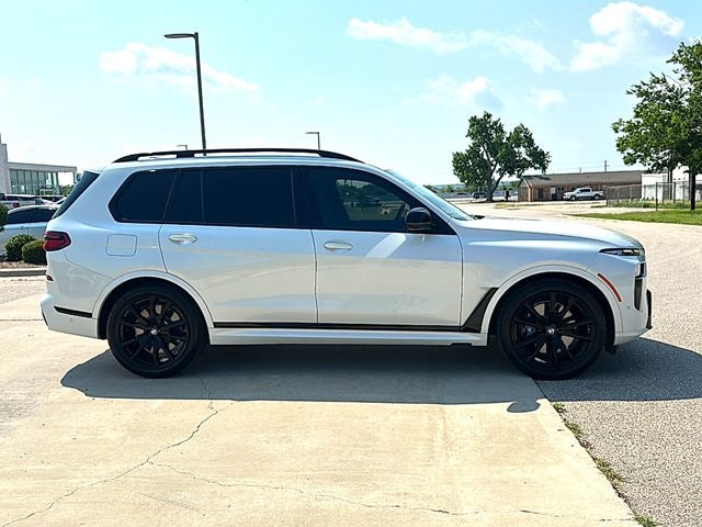 2025 BMW X7 M60i