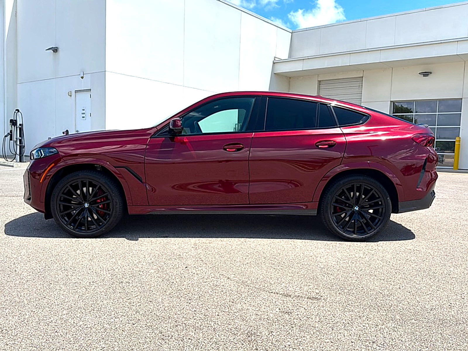2025 BMW X6 xDrive40i
