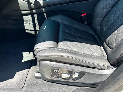 2025 BMW X6 M60i
