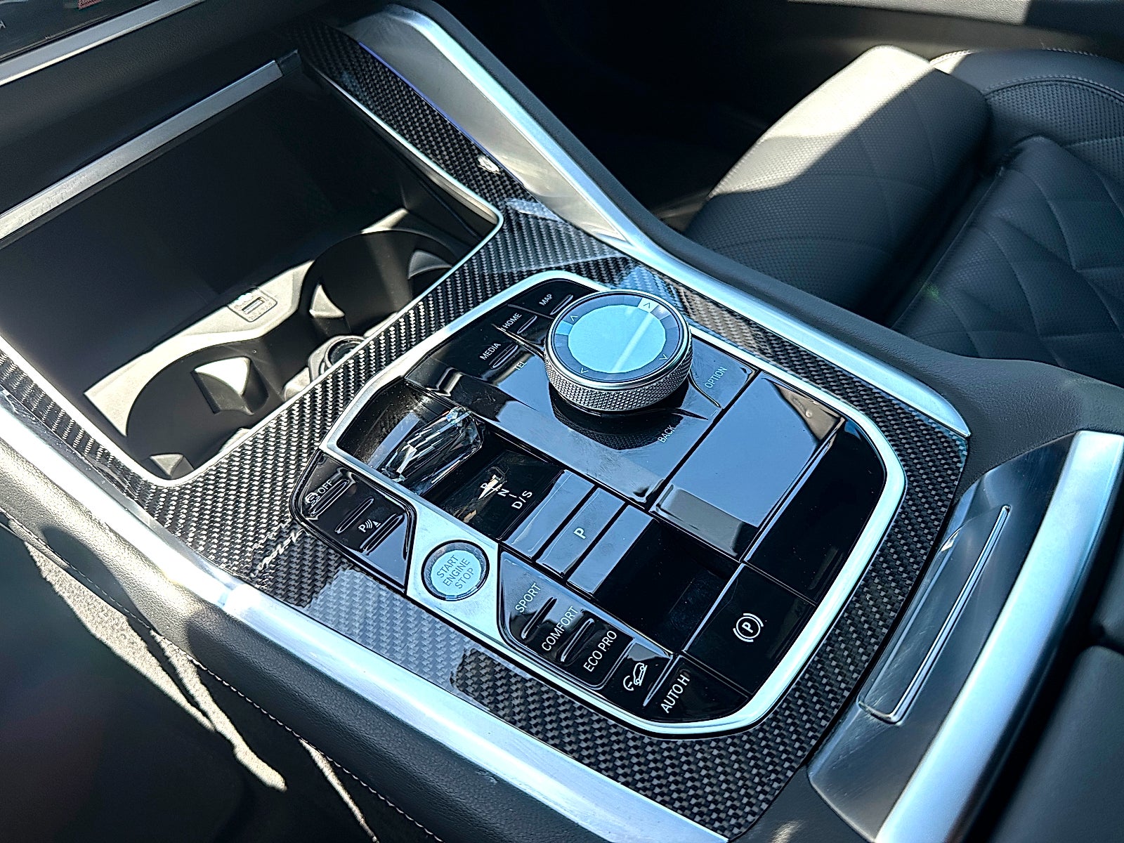 2025 BMW X6 M60i