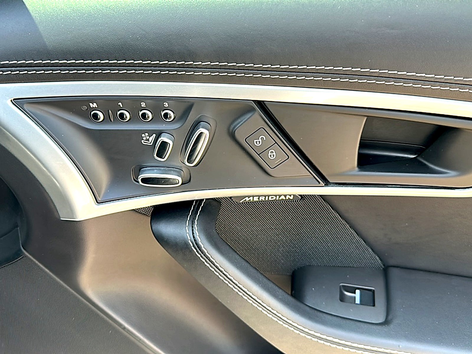 2020 Jaguar F-TYPE P300