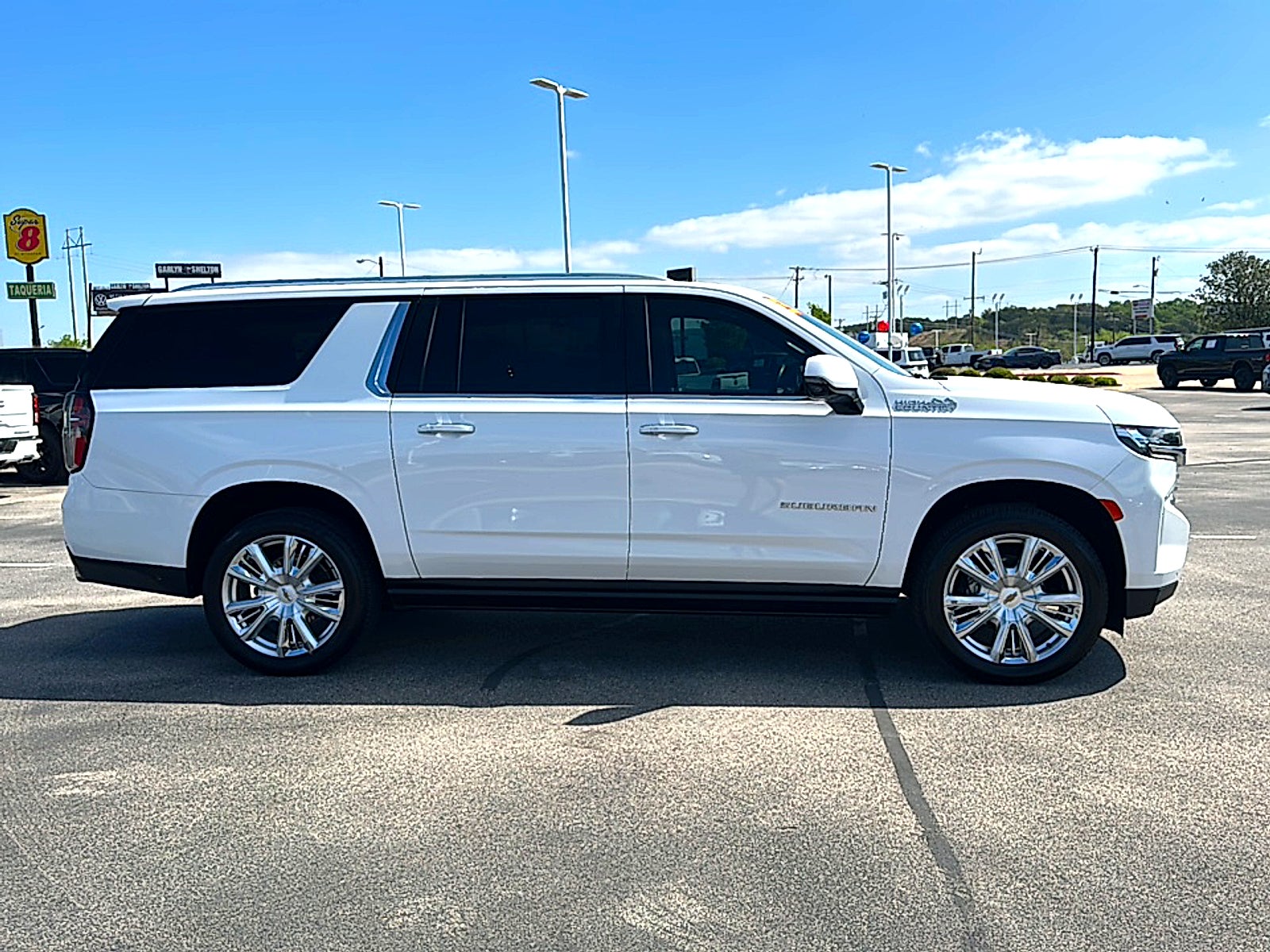 2023 Chevrolet Suburban High Country