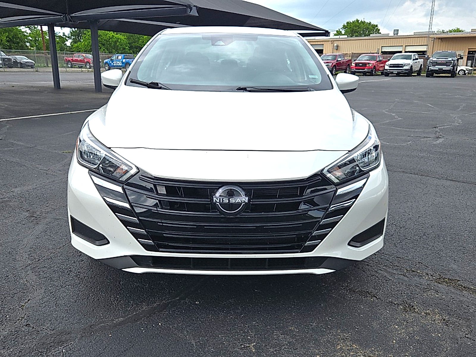 2024 Nissan VERSA Base