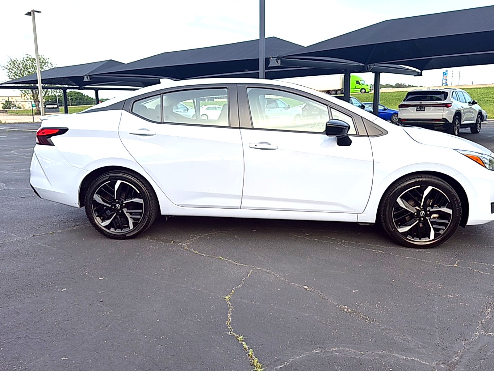 2024 Nissan VERSA Base